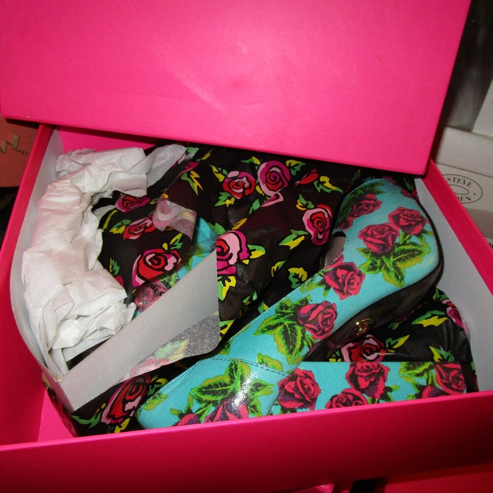 Betsey Johnson Betyy Tin Can Rose Pinup Rockabilly Peep Toe Pumps 7.5 or 8 NIB - Picture 4 of 6